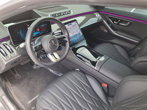 Used 2024 Mercedes-Benz S 63 AMG S w/ Carbon Fiber Exterior Package image 21
