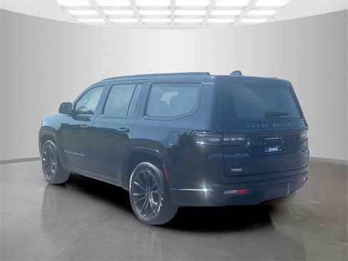 Used 2023 Jeep Grand Wagoneer Series III image 5