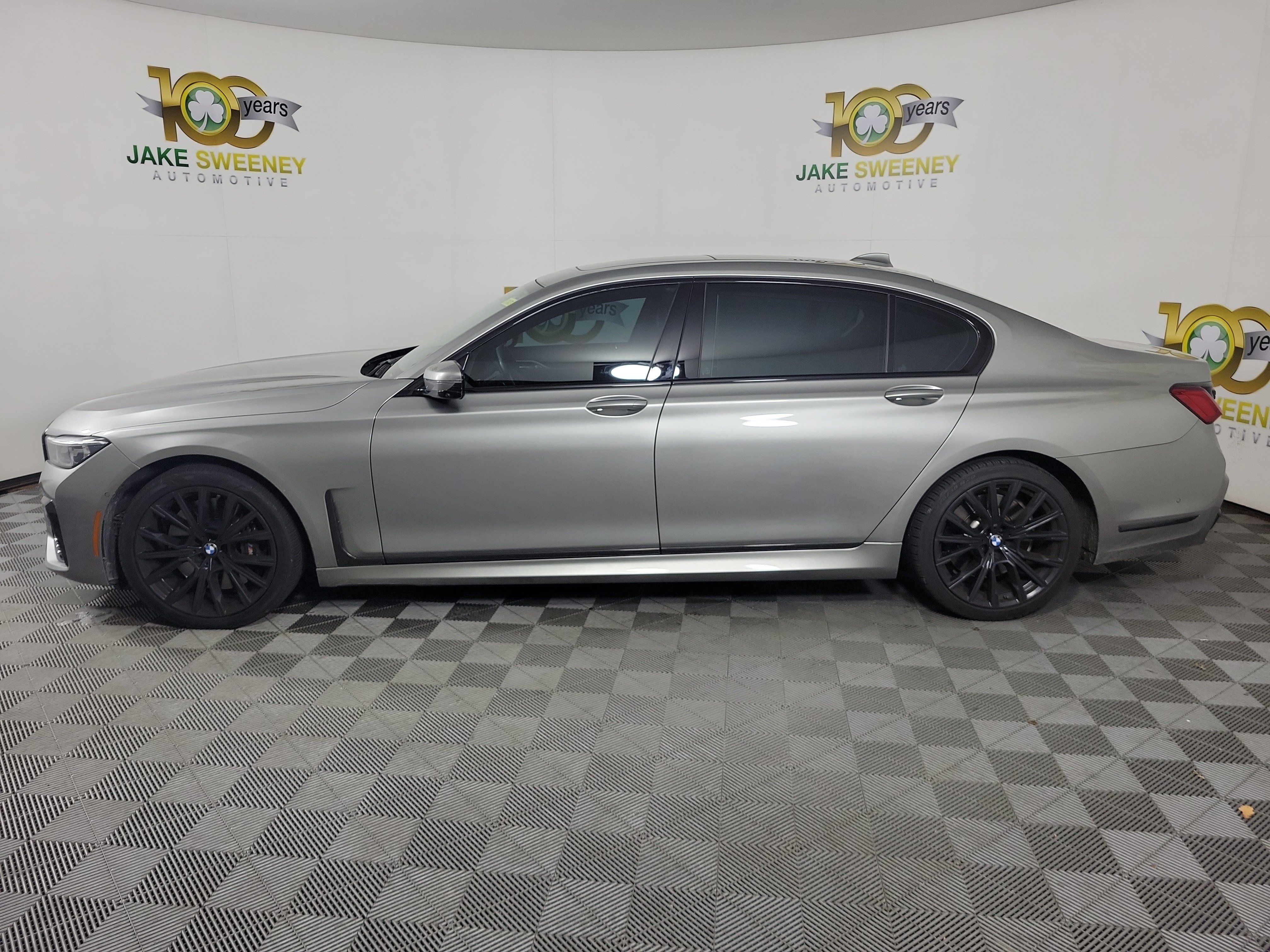 Certified 2022 BMW 740i xDrive w/ Luxury Rear Seating Package AWD/4WD image 2