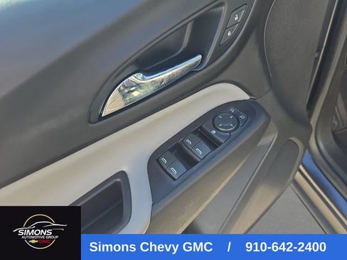 Used 2022 Chevrolet Equinox LT FWD image 16