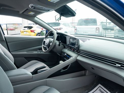 Used 2021 Hyundai Elantra SEL FWD image 21