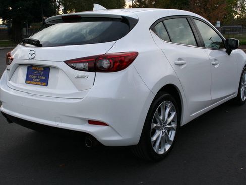 Used 2018 MAZDA MAZDA3 Touring image 4