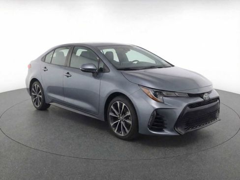 Used 2018 Toyota Corolla SE image 3