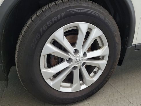 Used 2015 Nissan Rogue SV w/ SV Premium Package AWD/4WD image 31