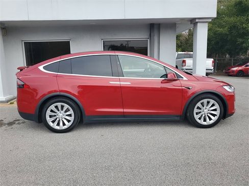 Used 2018 Tesla Model X 100D image 7