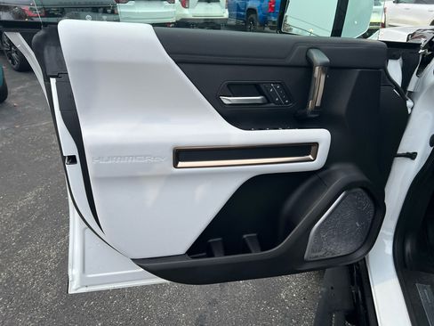 Used 2025 GMC Hummer EV 3X image 12