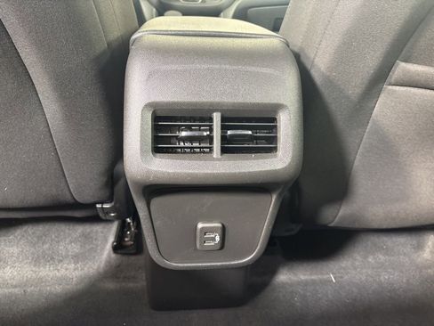 Used 2023 Chevrolet Equinox LT image 20