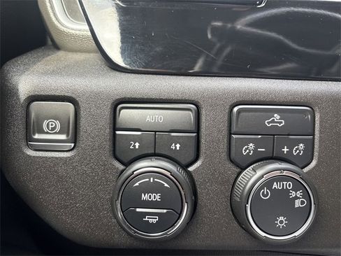 Used 2024 Chevrolet Silverado 1500 LT image 18