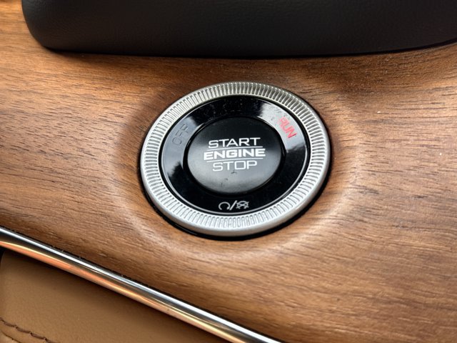 Used 2025 Jeep Grand Cherokee Summit AWD/4WD image 25