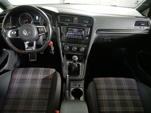 Used 2015 Volkswagen GTI S FWD image 10