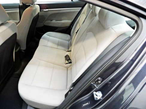 Used 2020 Hyundai Elantra SE FWD image 10