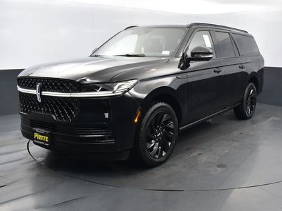 New 2025 Lincoln Navigator L Reserve w/ Jet Appearance Package