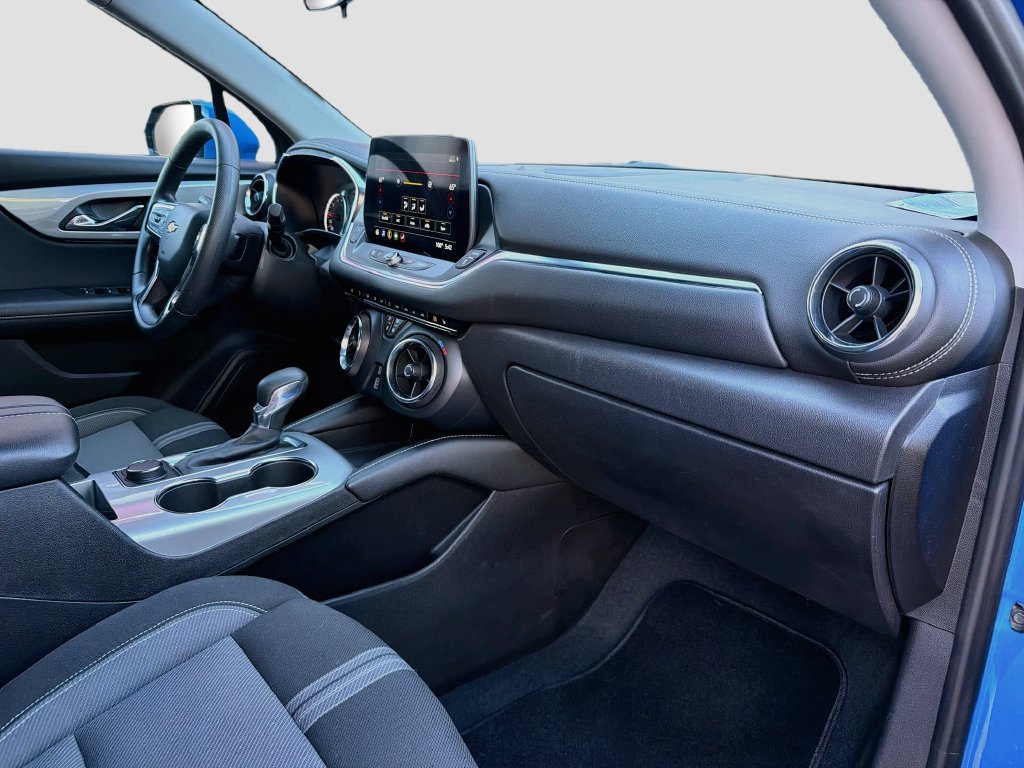 Used 2025 Chevrolet Blazer LT FWD image 28
