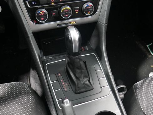 Used 2017 Volkswagen Passat 1.8T S image 24