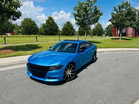 Used 2015 Dodge Charger SXT w/ Plus Group RWD image 2