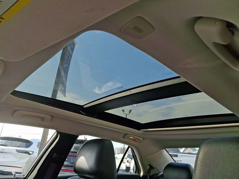 Used 2022 Chrysler 300 Touring L w/ Popular Equipment Group image 14