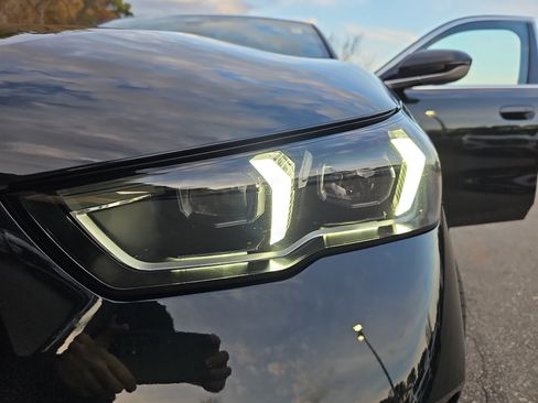 Used 2025 BMW 530i xDrive image 33