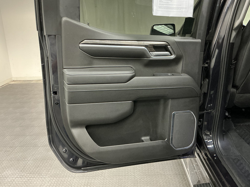 Used 2022 Chevrolet Silverado 1500 LTZ RWD image 31