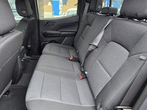 Used 2024 Chevrolet Colorado W/T w/ Technology Package image 24