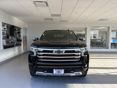 Used 2023 Chevrolet Silverado 1500 High Country w/ Technology Package image 7