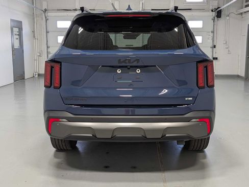 Certified 2025 Kia Sorento X-Line EX AWD/4WD image 9