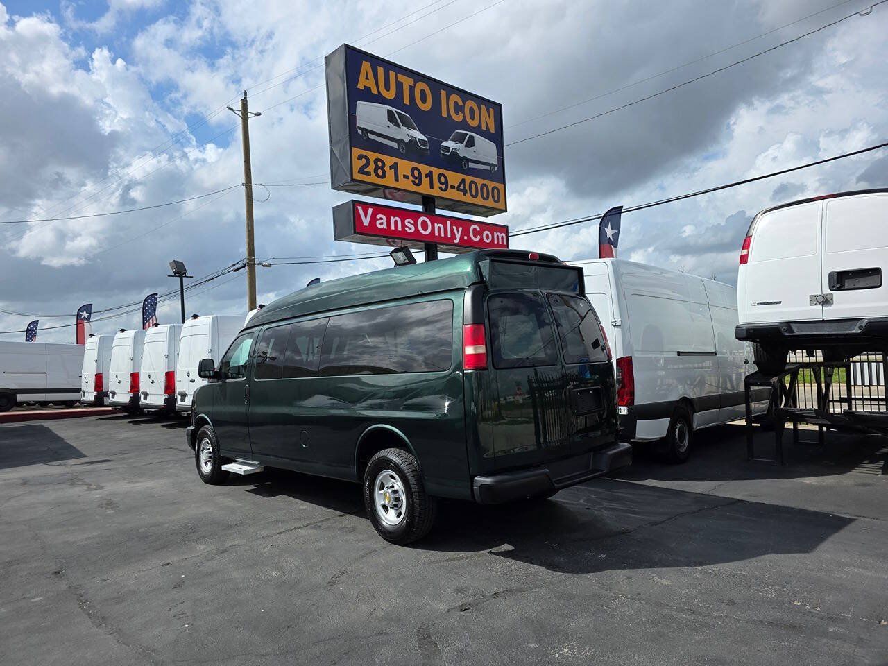Used 2011 Chevrolet Express 3500 LS RWD image 28