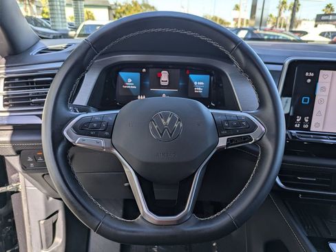 Used 2025 Volkswagen Atlas Cross Sport SE image 22