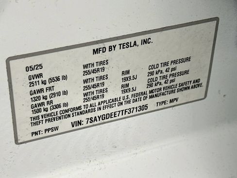 Used 2026 Tesla Model Y AWD image 31