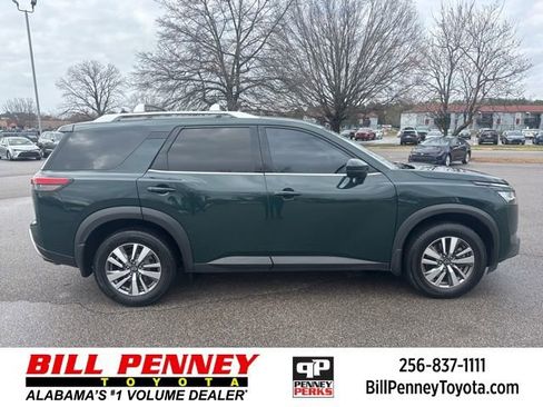 Used 2022 Nissan Pathfinder SL image 6