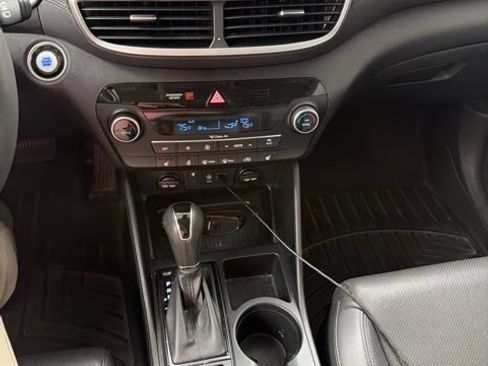 Used 2021 Hyundai Tucson Limited AWD/4WD image 19