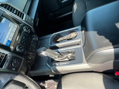 Used 2016 Ford F150 XLT w/ Equipment Group 302A Luxury AWD/4WD image 15