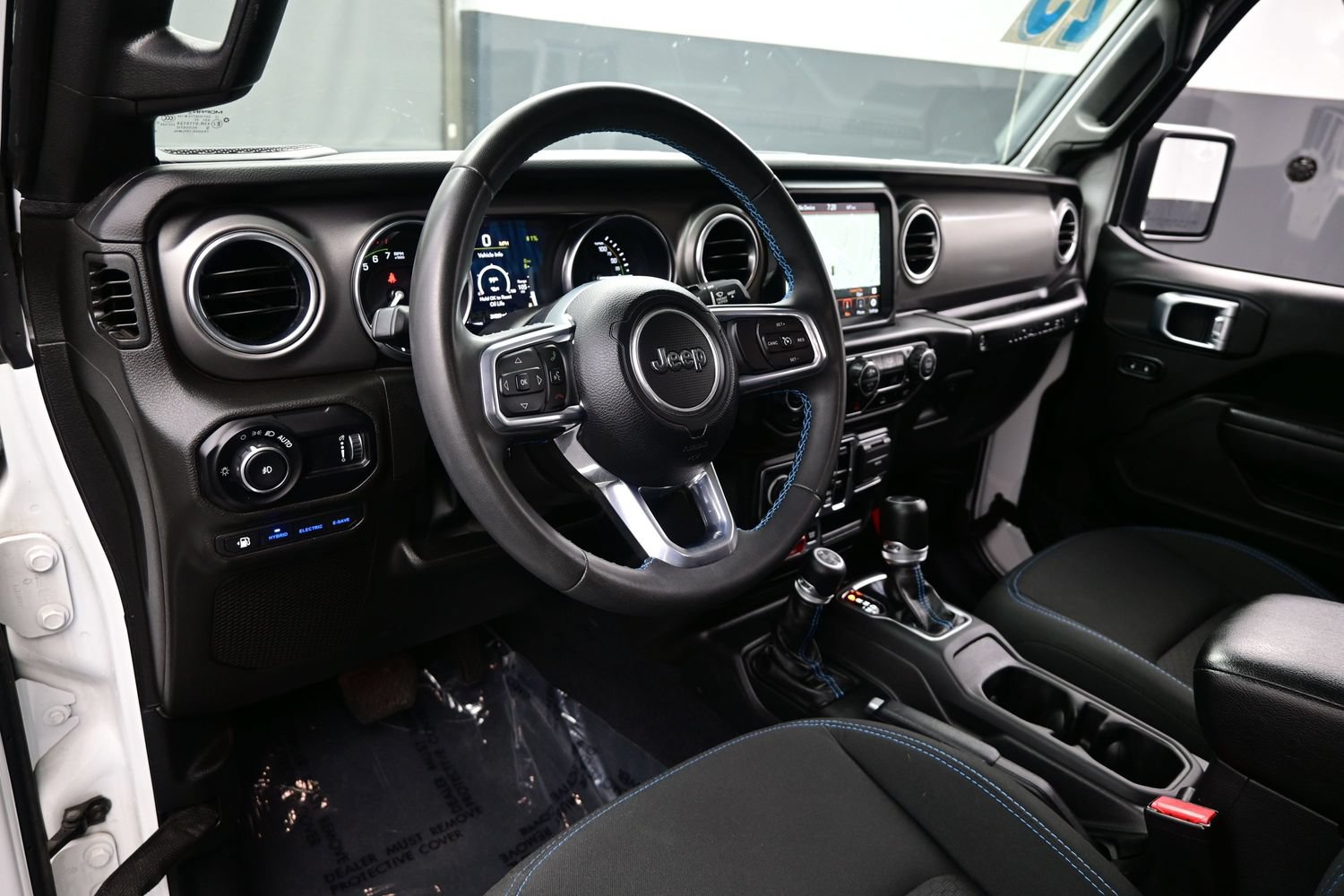 Used 2023 Jeep Wrangler Unlimited Rubicon 4xe AWD/4WD image 14