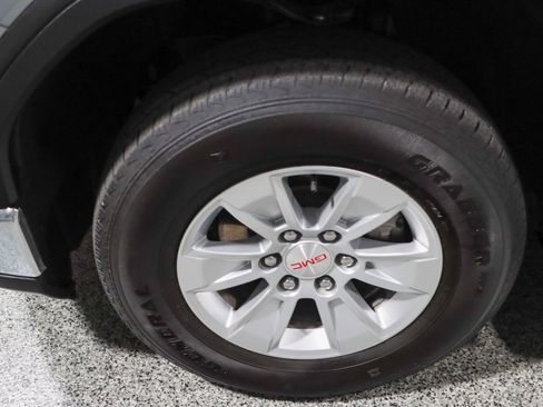 Used 2024 GMC Sierra 1500 SLE image 11