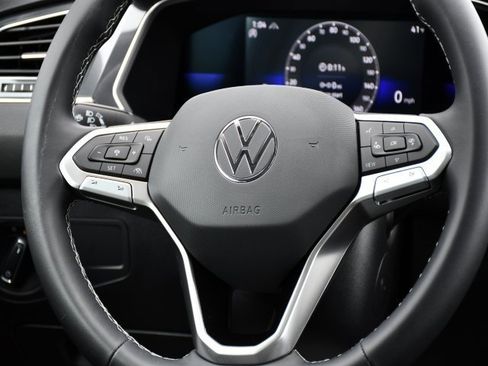 Used 2022 Volkswagen Tiguan SE image 26