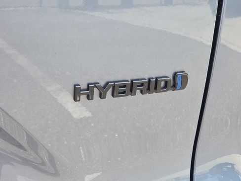 Used 2024 Toyota Corolla Cross AWD Hybrid image 29