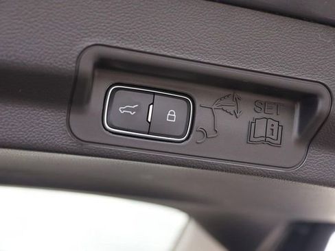 Certified 2025 Ford Explorer Active AWD/4WD image 8