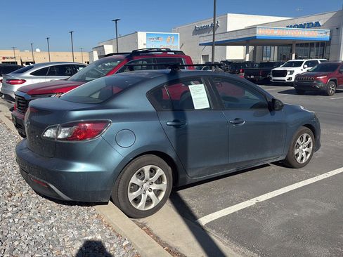 Used 2010 MAZDA MAZDA3 i Sport image 3