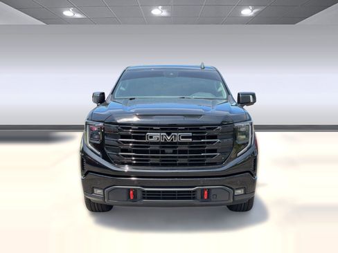 Used 2025 GMC Sierra 1500 Elevation w/ Elevation Premium Package AWD/4WD image 5