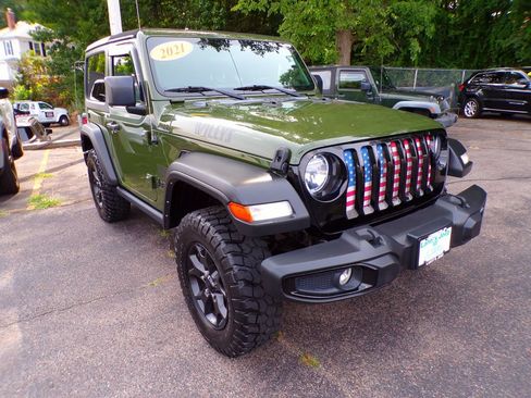 Used 2021 Jeep Wrangler Sport AWD/4WD image 3