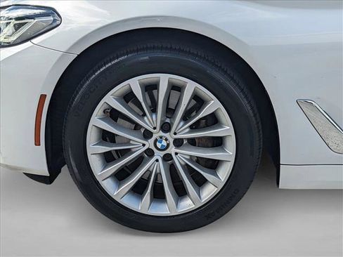 Used 2023 BMW 530i w/ Premium Package image 23
