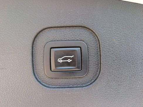 Used 2017 Chevrolet Equinox Premier w/ Enhanced Convenience Package AWD/4WD image 11