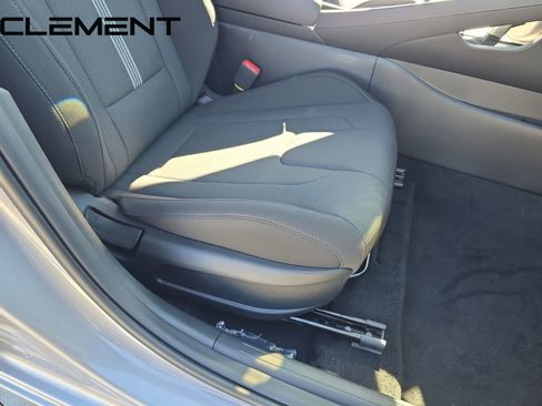 Used 2025 Hyundai Elantra SE FWD image 36