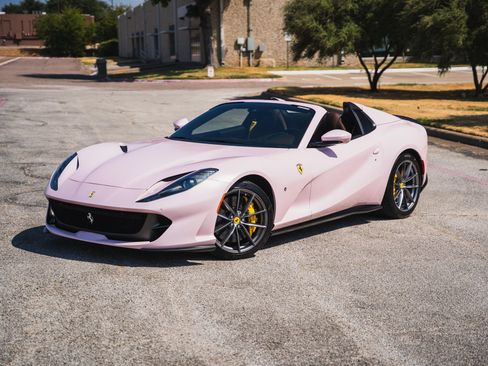 Used 2021 Ferrari 812 GTS RWD image 4