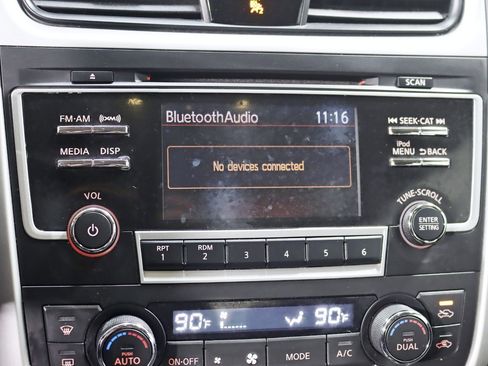 Used 2017 Nissan Altima 2.5 SL w/ Moonroof Package image 21