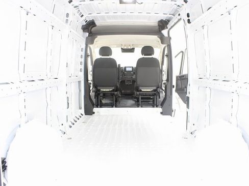 Used 2025 RAM ProMaster 2500 w/ Convenience Group image 16