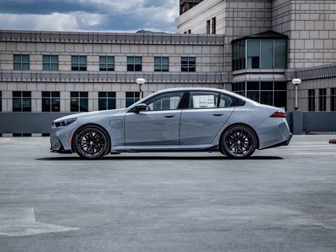 New 2026 BMW M5 w/ Carbon Package AWD/4WD image 3
