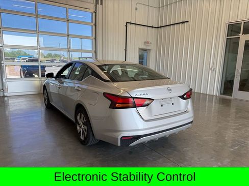 Used 2024 Nissan Altima 2.5 S FWD image 5