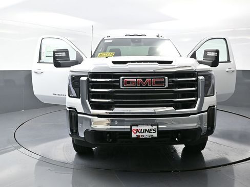 New 2025 GMC Sierra 2500 SLE image 50