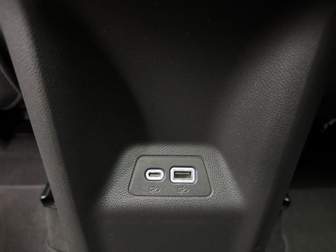 Used 2023 Buick Envision Essence w/ Sport Touring Package image 25