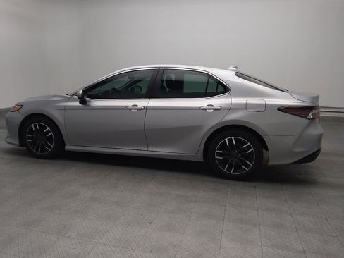 Used 2022 Toyota Camry LE image 3